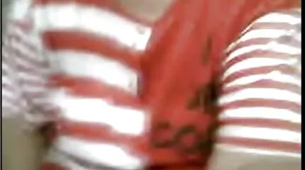 Busty brunett får knulla hennes röv hårt med ett verktyg porr film free