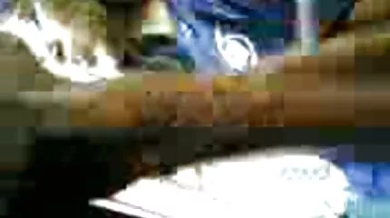 I det porrfilm på nätet nya året blond med ebony tjej hooked kkm för hennes älskade