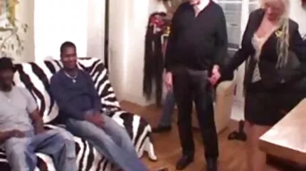 Busty svenska porn film tik försöker hårt dubbel penetration och anal