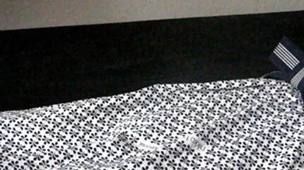 Söt avsugning från Vacker svensk porr gratis Blond leder Kille till cumshot